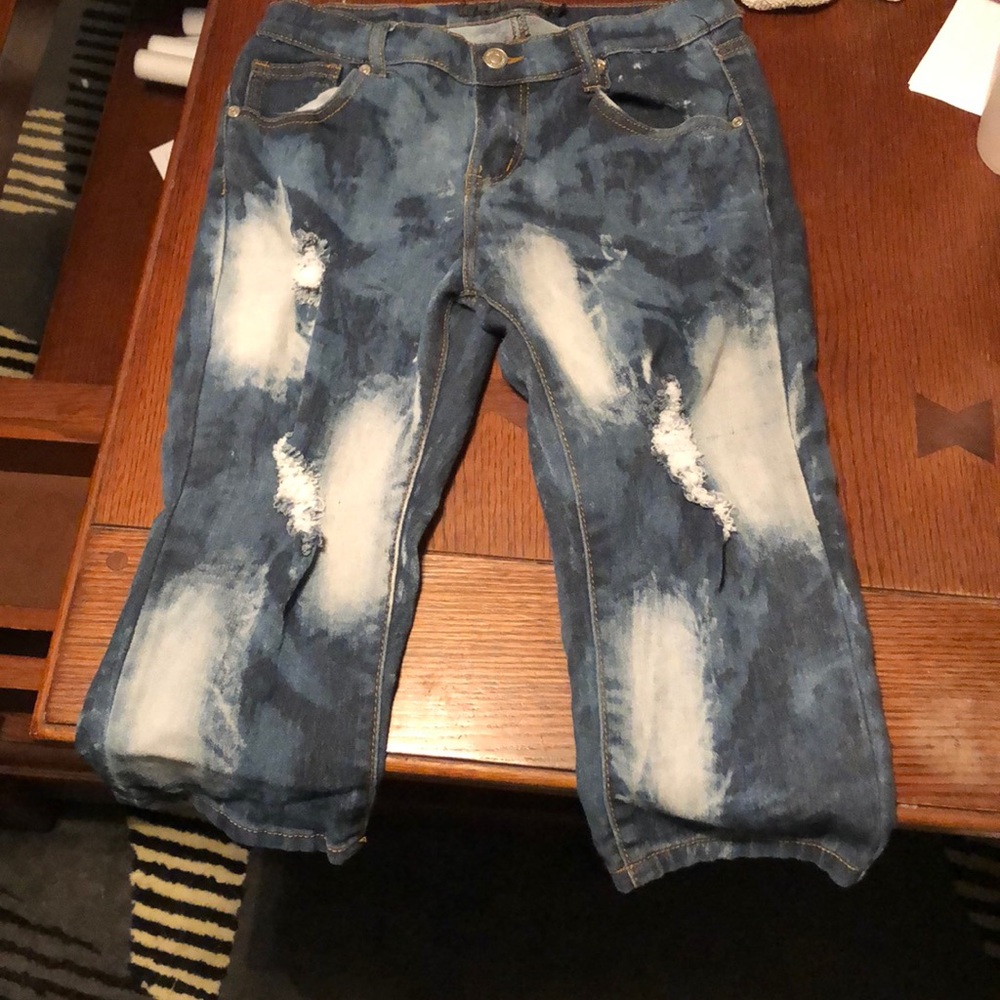 • Capri jeans•